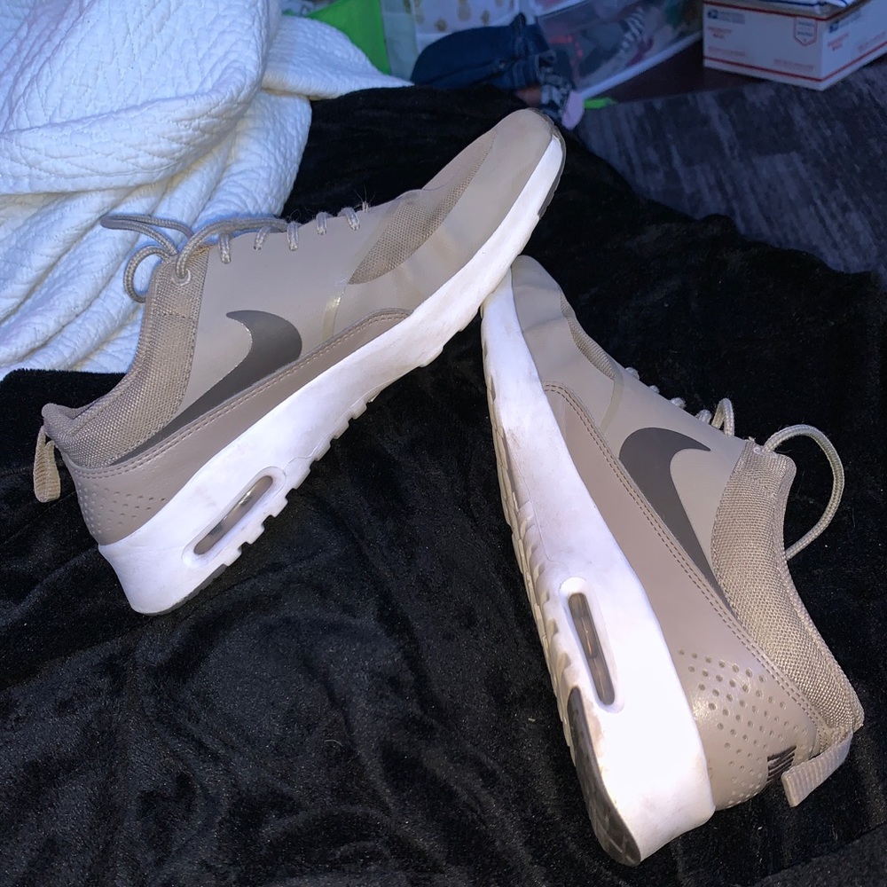 Nike barely worn sneakers